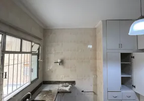 Foto 1 de Casa com 2 Quartos para alugar, 60m² em Vila Independência, São Paulo