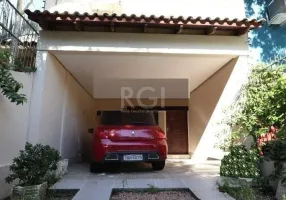 Foto 1 de Casa com 3 Quartos à venda, 216m² em Ipanema, Porto Alegre