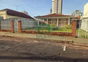 Foto 1 de Casa com 3 Quartos para alugar, 388m² em Martins, Uberlândia