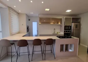 Foto 1 de Apartamento com 3 Quartos para alugar, 130m² em Centro, Balneário Camboriú