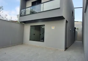 Foto 1 de Sobrado com 3 Quartos à venda, 105m² em Santa Luzia, Ribeirão Pires