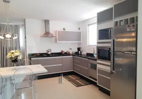 Foto 1 de Apartamento com 2 Quartos para alugar, 100m² em Meia Praia, Itapema