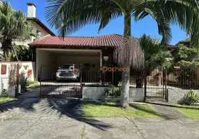 Foto 1 de Casa com 4 Quartos à venda, 224m² em Itacorubi, Florianópolis