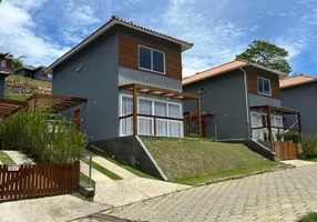 Foto 1 de Casa de Condomínio com 3 Quartos à venda, 160m² em Bonsucesso, Petrópolis