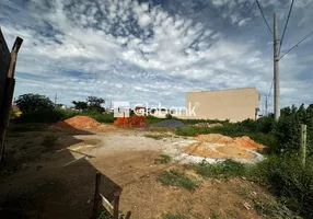 Foto 1 de Lote/Terreno para alugar, 2m² em Sao Mateus, Montes Claros