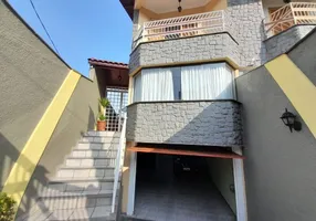 Foto 1 de Sobrado com 3 Quartos à venda, 180m² em Jardim Pinheiros, São Paulo