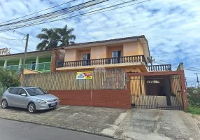 Foto 1 de Casa com 5 Quartos à venda, 260m² em Guarani, Colombo