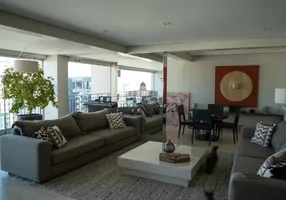Foto 1 de Apartamento com 4 Quartos para venda ou aluguel, 224m² em Itaim Bibi, São Paulo