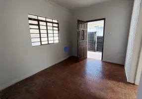 Foto 1 de Casa com 2 Quartos para alugar, 90m² em Setor Central, Anápolis