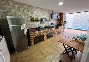 Foto 1 de Casa com 4 Quartos para alugar, 228m² em Laranjeiras, Rio de Janeiro
