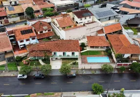 Foto 1 de Casa com 3 Quartos à venda, 310m² em Jardim Sumaré, Londrina