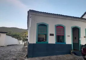 Foto 1 de Casa com 4 Quartos à venda, 197m² em Centro, Goiás