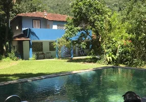 Foto 1 de Casa com 3 Quartos à venda, 400m² em Roseiral, Petrópolis