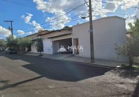 Foto 1 de Casa de Condomínio com 5 Quartos à venda, 320m² em Residencial Budeus, Uberaba