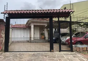 Foto 1 de Casa com 5 Quartos à venda, 185m² em Camaquã, Porto Alegre