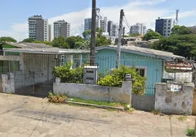 Foto 1 de Sobrado com 4 Quartos para alugar, 158m² em Vila Jardim, Porto Alegre