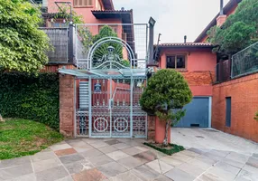 Foto 1 de Casa de Condomínio com 3 Quartos à venda, 214m² em Vila Jardim, Porto Alegre