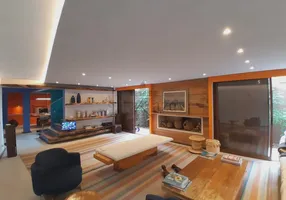 Foto 1 de Casa com 3 Quartos à venda, 375m² em Alto de Pinheiros, São Paulo