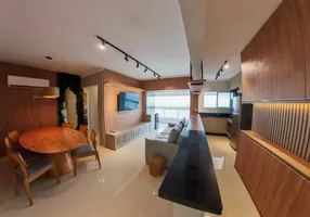 Foto 1 de Apartamento com 2 Quartos à venda, 122m² em Vila Luis Antonio, Guarujá