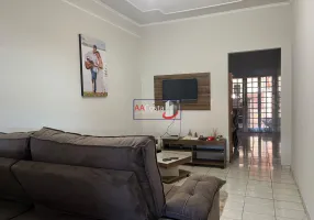 Foto 1 de Casa com 3 Quartos à venda, 120m² em Jardim Portinari, Franca