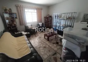 Foto 1 de Casa com 5 Quartos à venda, 280m² em Custódio Pereira, Uberlândia
