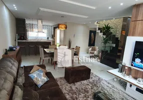 Foto 1 de Casa de Condomínio com 3 Quartos à venda, 279m² em Xaxim, Curitiba