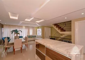 Foto 1 de Casa de Condomínio com 4 Quartos à venda, 240m² em Novo Mundo, Curitiba