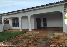 Foto 1 de Casa com 3 Quartos para alugar, 105m² em Jardim América, Goiânia