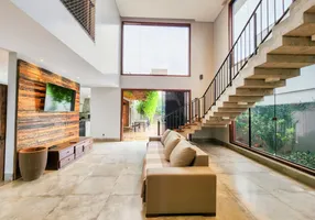 Foto 1 de Sobrado com 4 Quartos para alugar, 242m² em PORTAL DO SOL GREEN, Goiânia