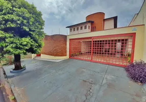 Foto 1 de Casa com 3 Quartos para alugar, 222m² em Jardim São Luiz, Ribeirão Preto