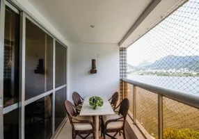 Foto 1 de Apartamento com 3 Quartos à venda, 187m² em Lagoa, Rio de Janeiro