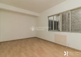 Foto 1 de Sala Comercial para alugar, 23m² em Passo da Areia, Porto Alegre