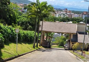 Foto 1 de Lote/Terreno à venda, 749m² em Córrego Grande, Florianópolis
