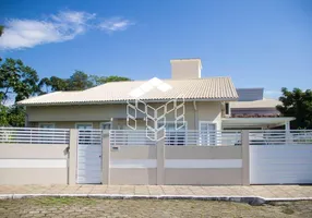 Foto 1 de Casa com 3 Quartos à venda, 271m² em Carianos, Florianópolis