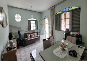 Foto 1 de Casa com 2 Quartos à venda, 197m² em Nova Cachoeirinha, Belo Horizonte