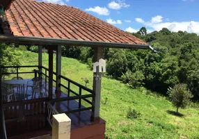 Foto 1 de Fazenda/Sítio com 4 Quartos à venda, 473m² em Lamenha Pequena, Curitiba