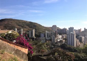 Foto 1 de Lote/Terreno à venda, 902m² em Mangabeiras, Belo Horizonte