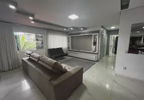 Foto 1 de Casa com 3 Quartos à venda, 250m² em Europa, Belo Horizonte