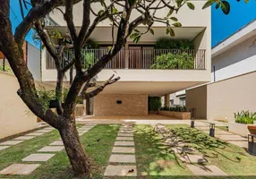 Foto 1 de Casa com 4 Quartos à venda, 560m² em Vila Madalena, São Paulo