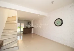 Foto 1 de Casa com 2 Quartos para alugar, 137m² em Guarujá, Porto Alegre