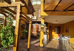Foto 1 de Casa com 4 Quartos à venda, 167m² em Hípica, Porto Alegre