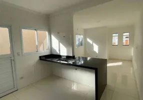 Foto 1 de Casa com 2 Quartos à venda, 62m² em Melvi, Praia Grande