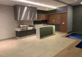 Foto 1 de Casa de Condomínio com 3 Quartos à venda, 280m² em LAGO SUL, Bauru