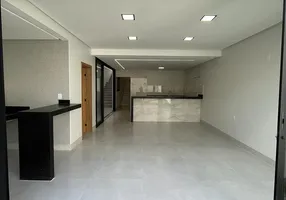 Foto 1 de Sobrado com 3 Quartos à venda, 170m² em Jardim Petrópolis, Goiânia