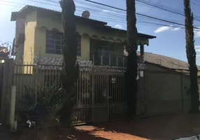 Foto 1 de Sobrado com 4 Quartos à venda, 343m² em Vila Rezende, Goiânia
