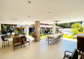 Foto 1 de Casa com 4 Quartos à venda, 839m² em Guararapes, Fortaleza