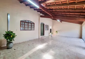 Foto 1 de Sobrado com 4 Quartos para venda ou aluguel, 210m² em Vila Zezé, Jacareí