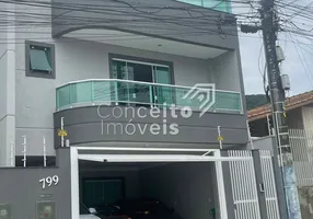 Foto 1 de Sobrado com 2 Quartos à venda, 380m² em Nacoes, Balneário Camboriú