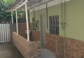 Foto 1 de Casa com 1 Quarto para alugar, 30m² em Vila Sarapui, Duque de Caxias