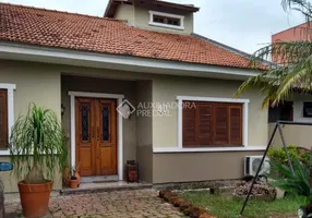 Foto 1 de Casa com 3 Quartos à venda, 108m² em Guarujá, Porto Alegre